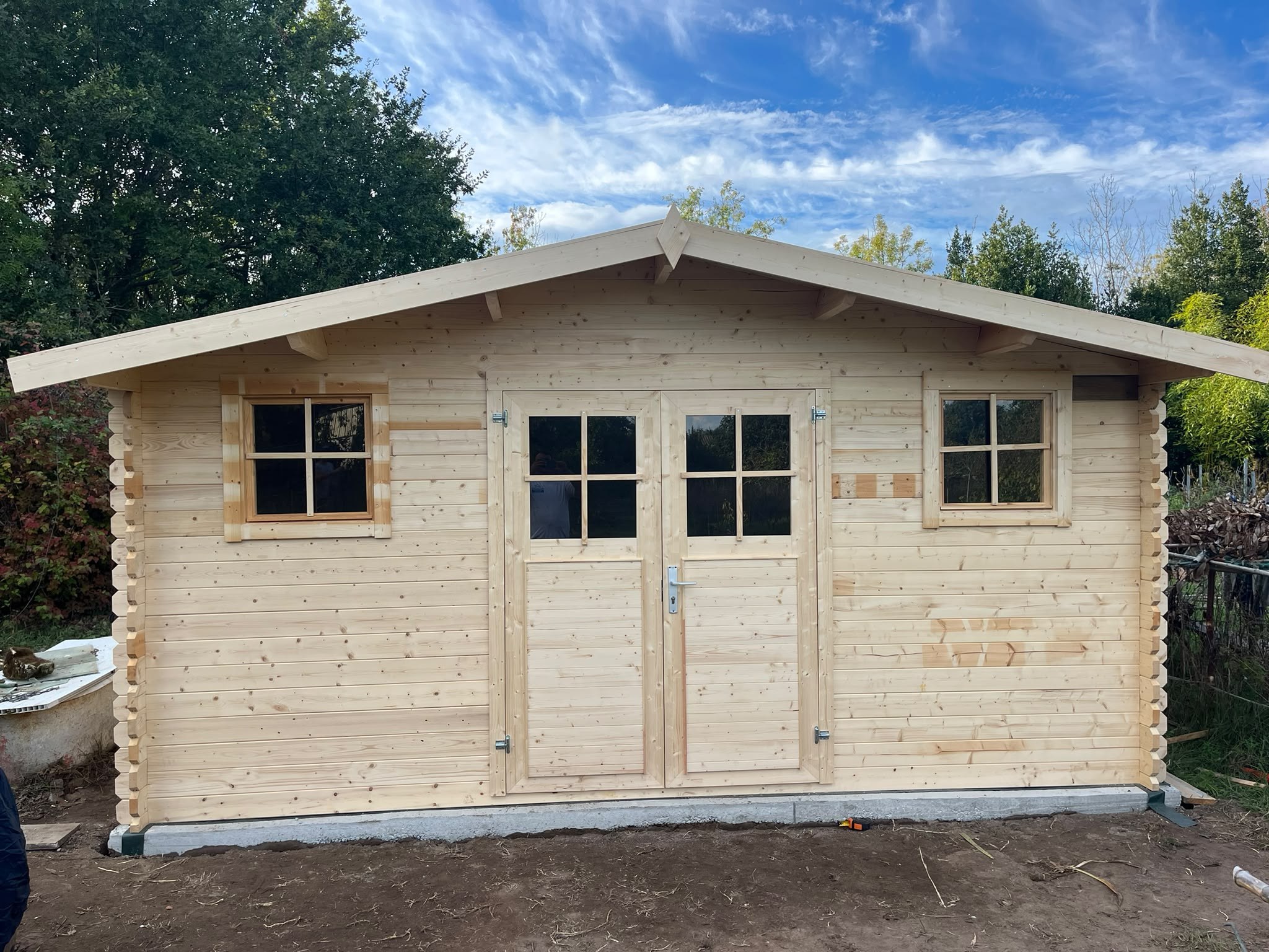 Cabanon en bois neuf avant protection à Royan